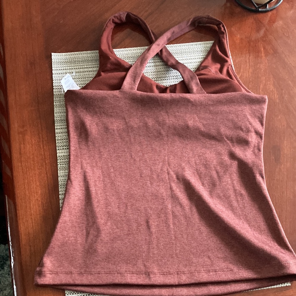 Gap Fit Tank - Picture 4 of 4